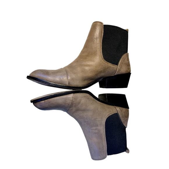 Dolce Vita Light Brown Distressed Leather Chelsea Ankle Bootie Low Heel Size 9.5 - Picture 3 of 5
